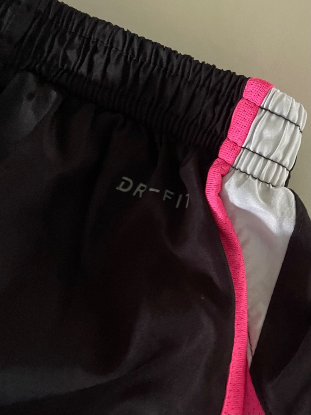 Girls Nike Shirt & Shorts - size 2T - Picture 7 of 7